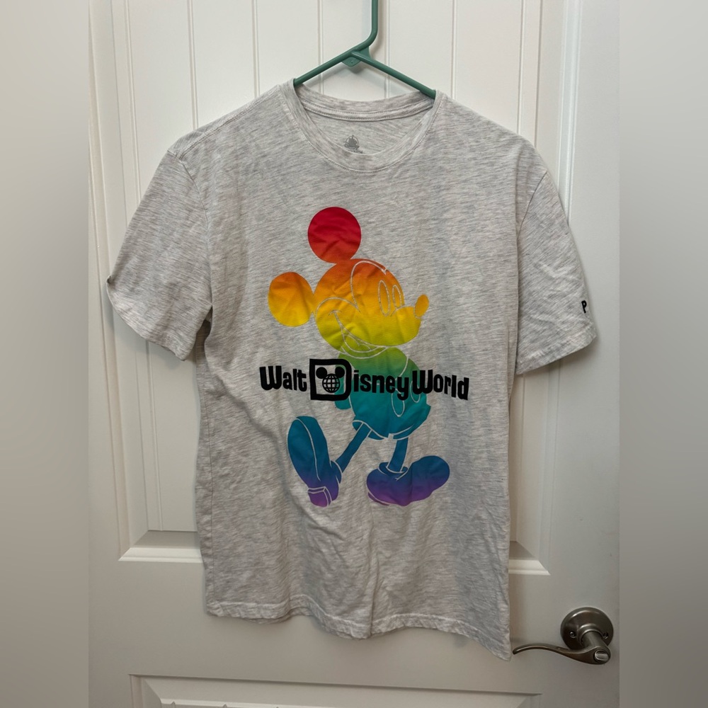 Disney World Mickey Mouse T-Shirt size small pride
